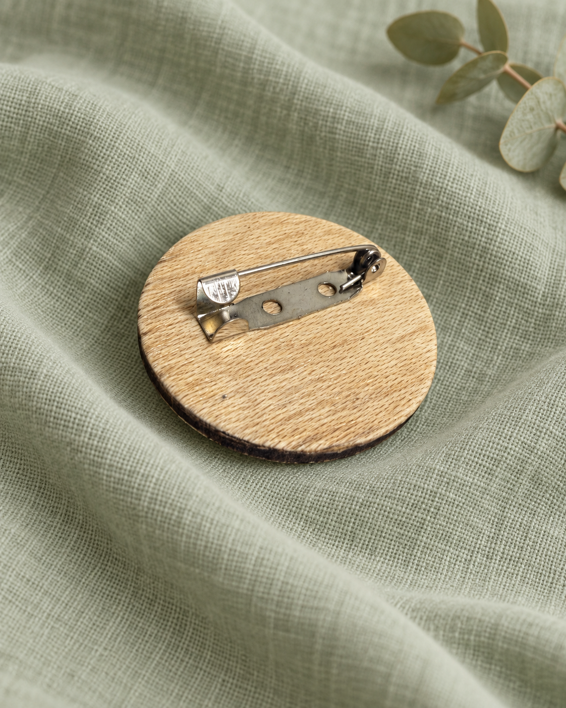 Chapas infantiles de madera con imperdible